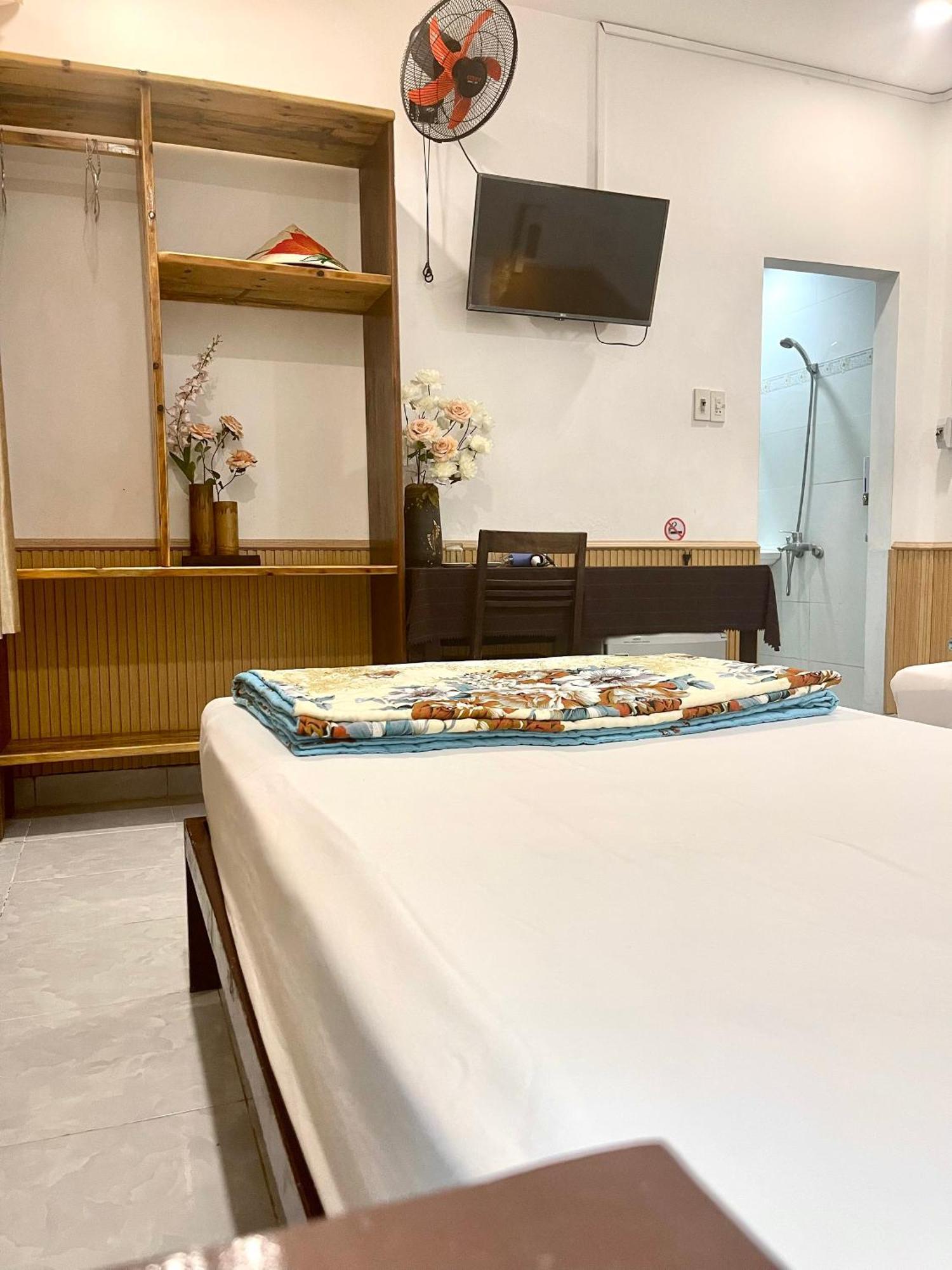 Homestay Minh Tu Хюэ Экстерьер фото